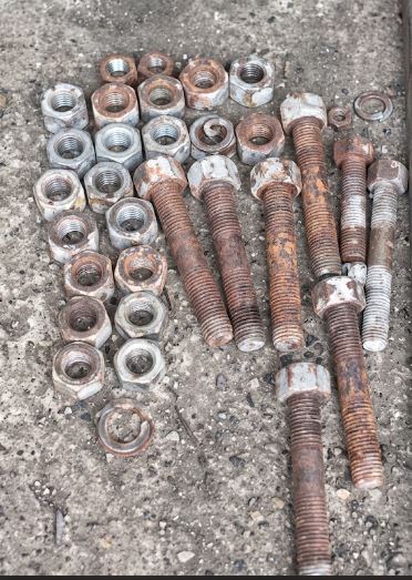 Estojos e Porcas Oxidados